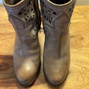 Distressed Tan/Brown Ankle Boots